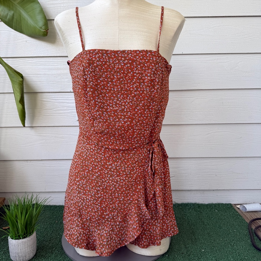 She & Sky Orange Ruffled Romper – NWT – Women’s Size‎ Small